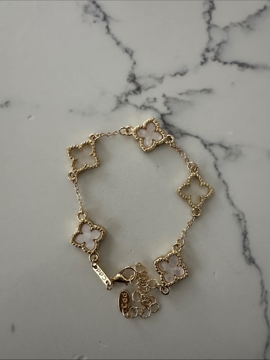 Affordable Fashion Finds Jewelry - Affordable Fashion Finds Gold Clover Bracelet with White Accents